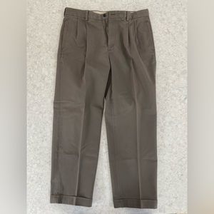 346 BROOKS BROTHERS men’s khaki pants